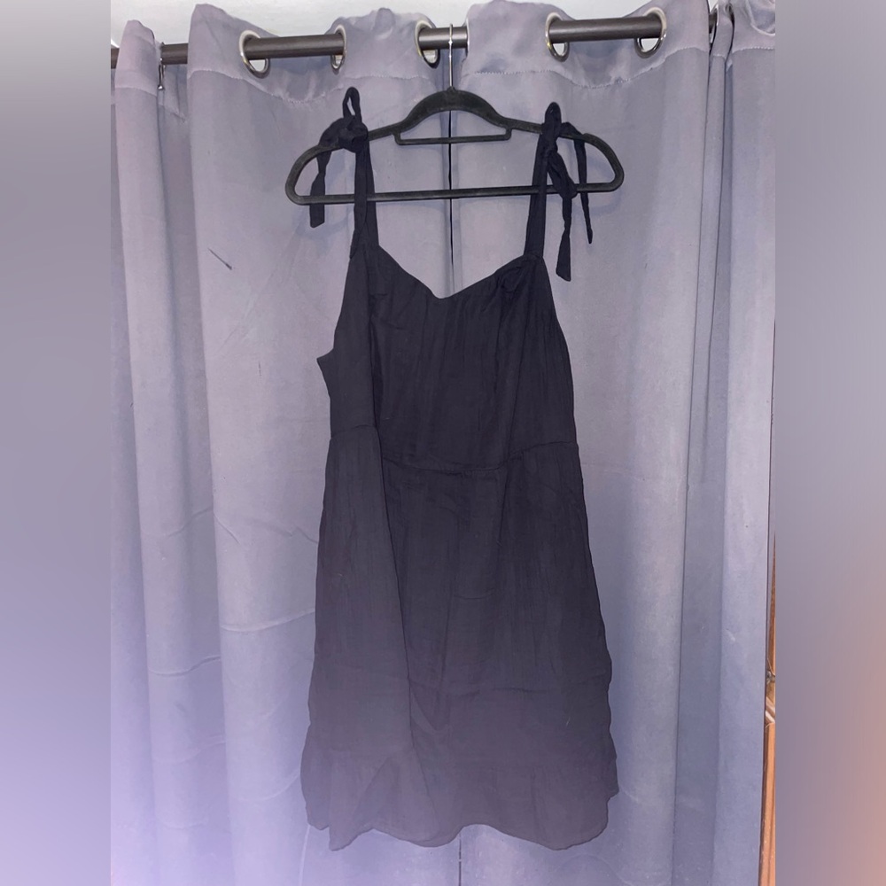 Old Navy Black Tie Strapped Dress